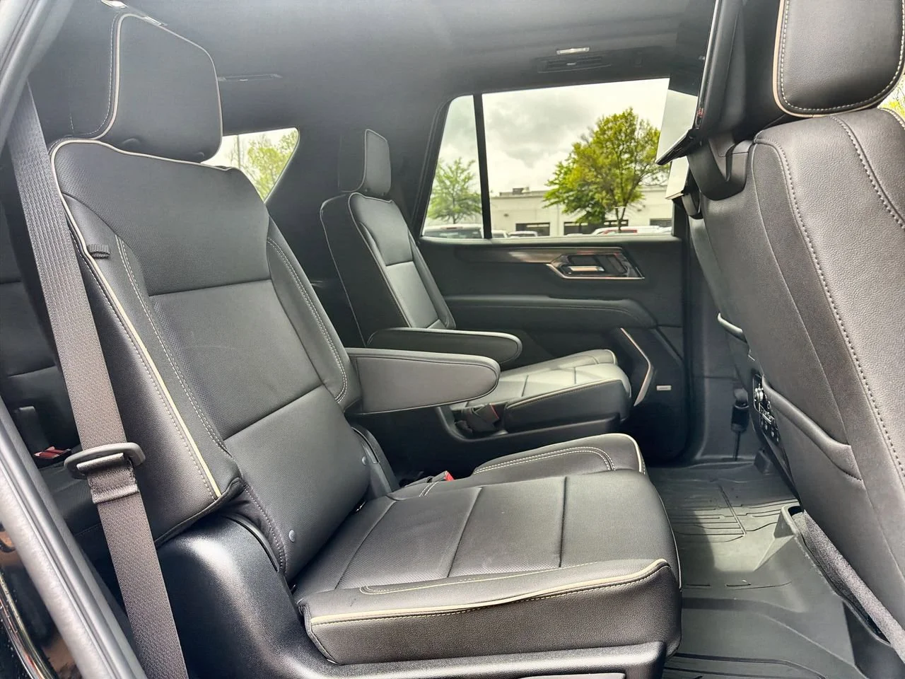 New 2026 Onyx Black GMC Elevation image 22