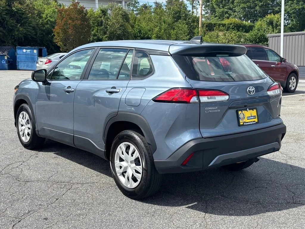 Used 2024  Toyota L image 24