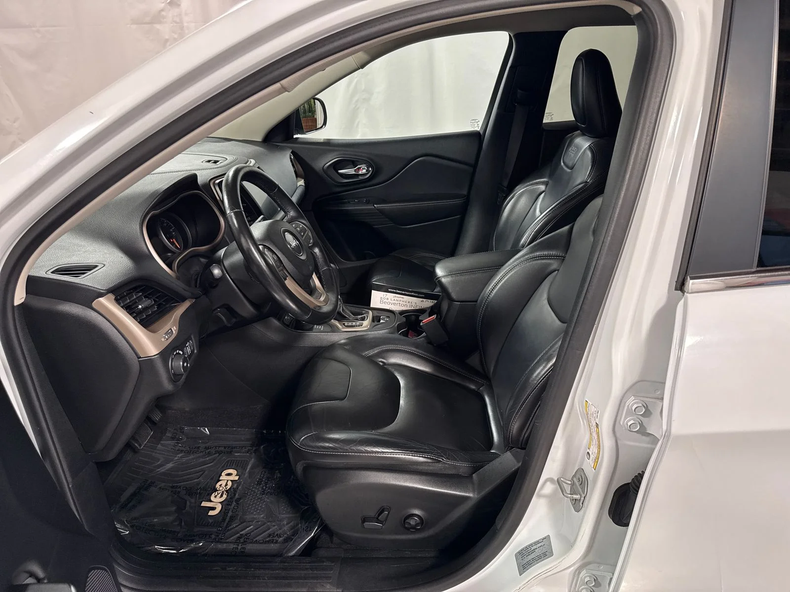 Used 2017 White Jeep Limited image 3
