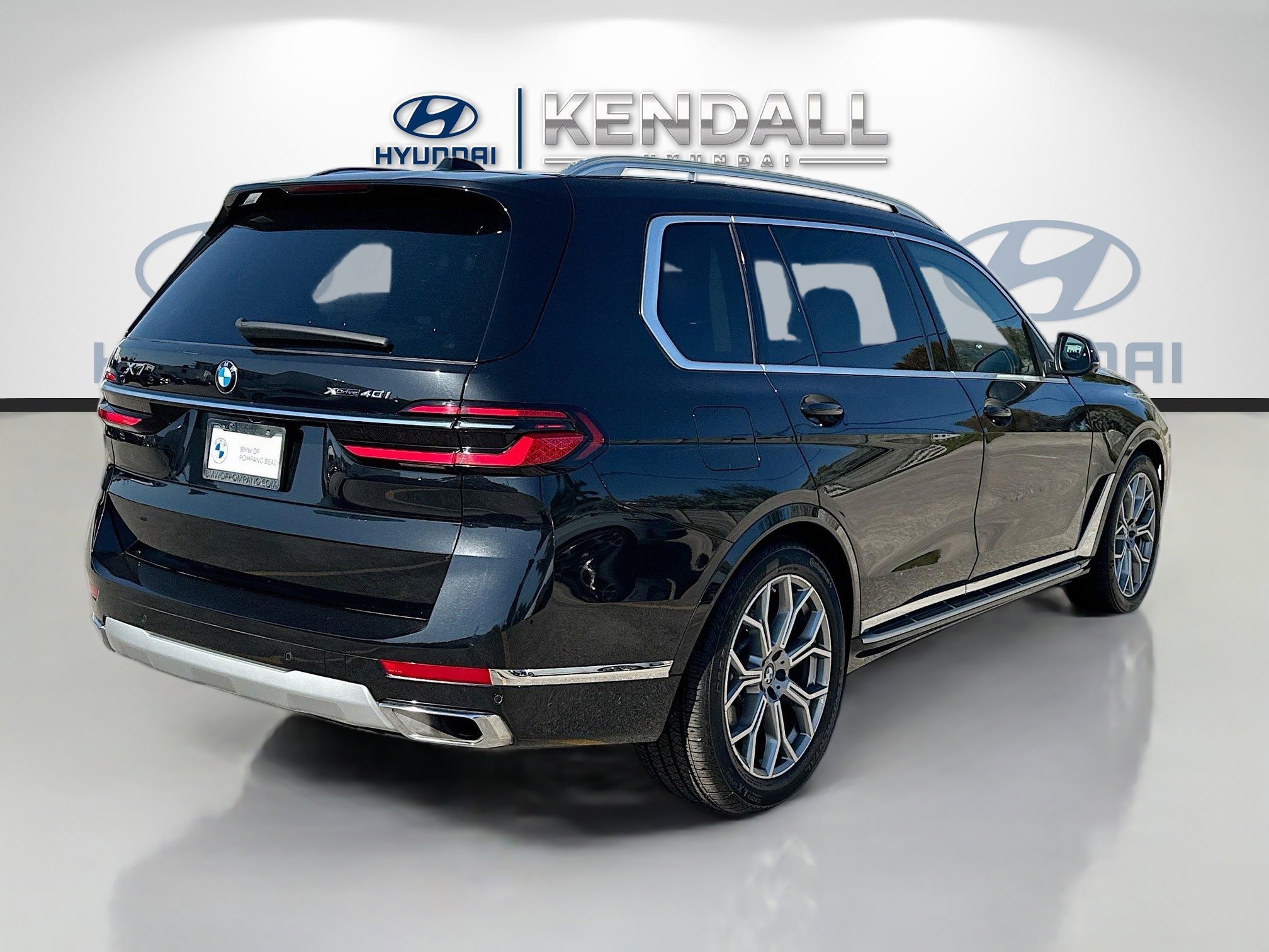 Used 2025 Black Sapphire Metallic BMW xDrive40i image 6