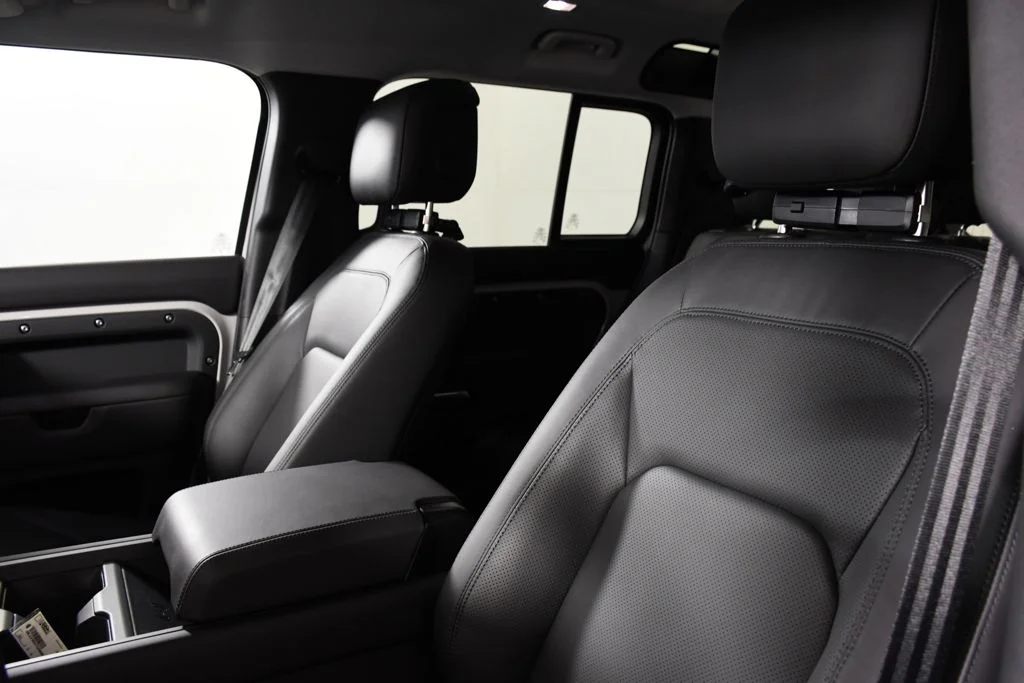 New 2026 Borasco Grey Land Rover X-Dynamic SE image 16