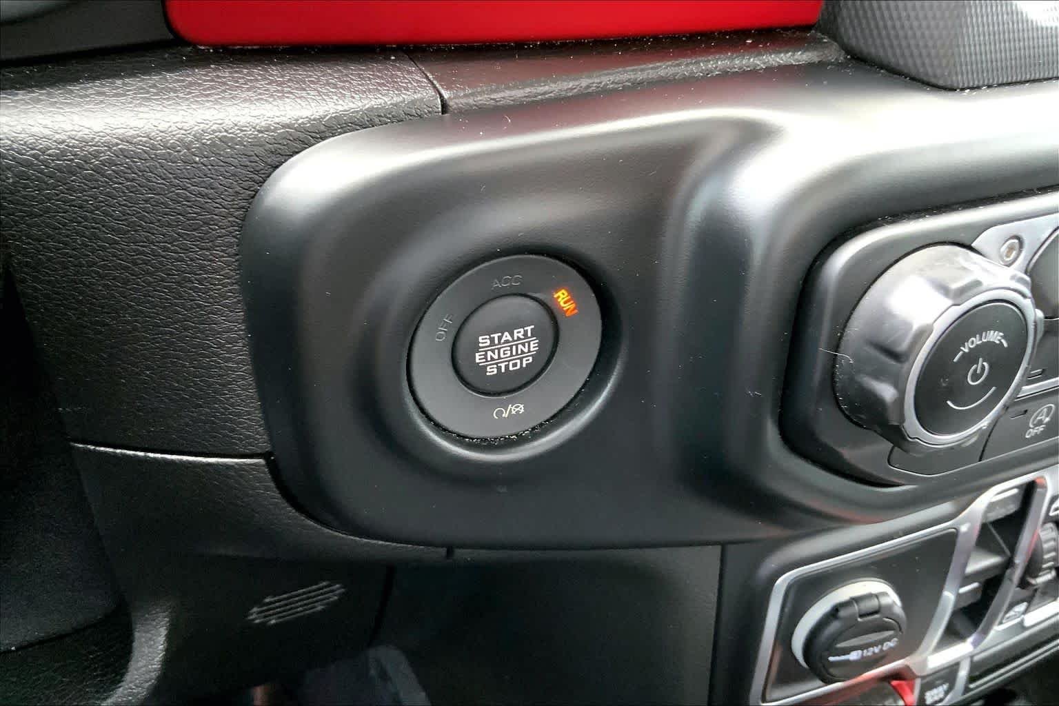 Used 2021 Granite Crystal Metallic Clearcoat Jeep Rubicon image 34