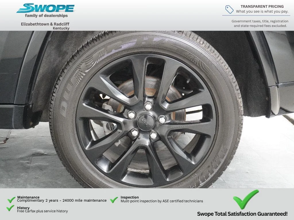 Used 2019 Diamond Black Crystal Pearlcoat Jeep Altitude image 29