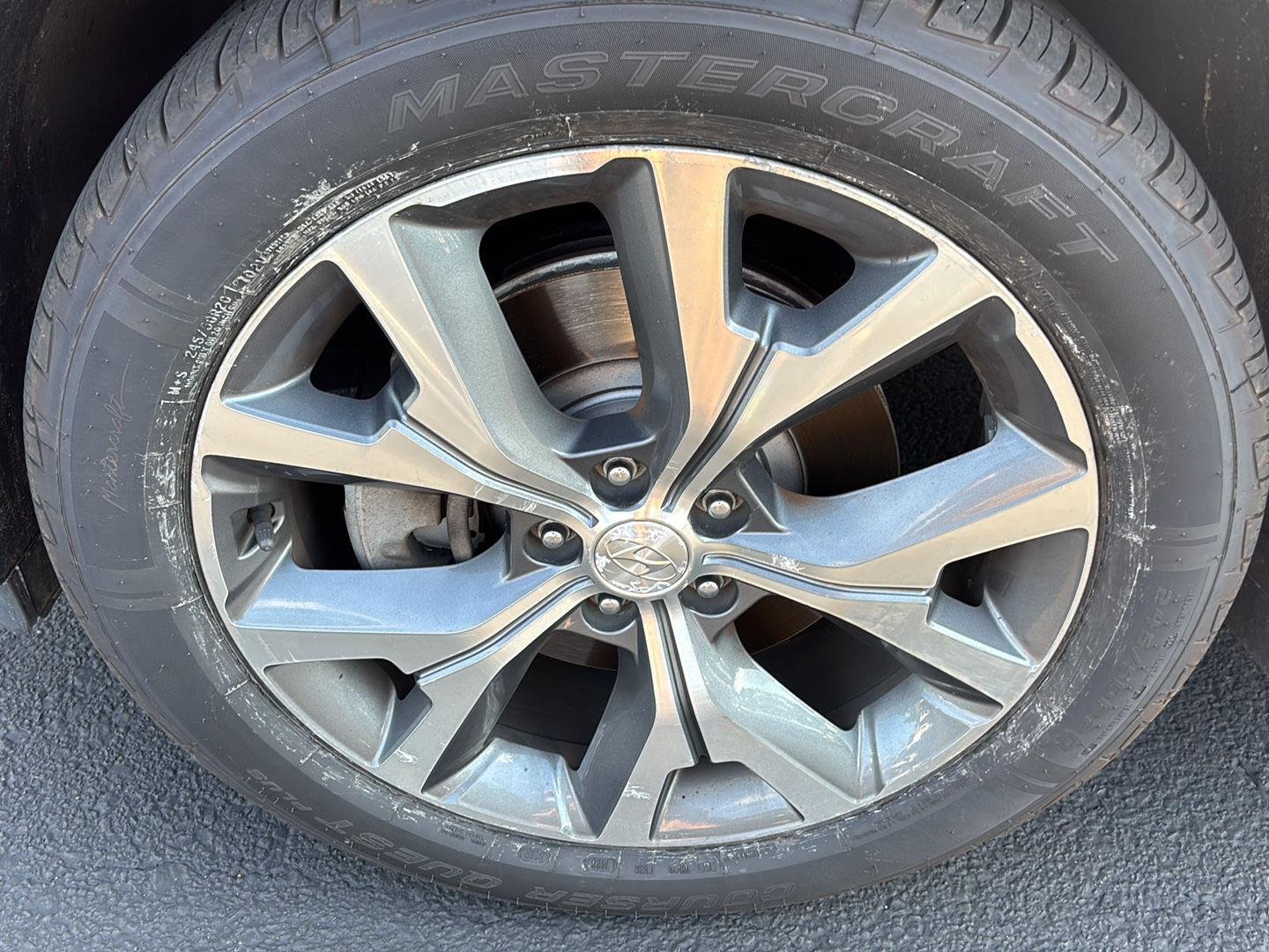 Used 2020 Sierra Burgundy Hyundai SEL image 4