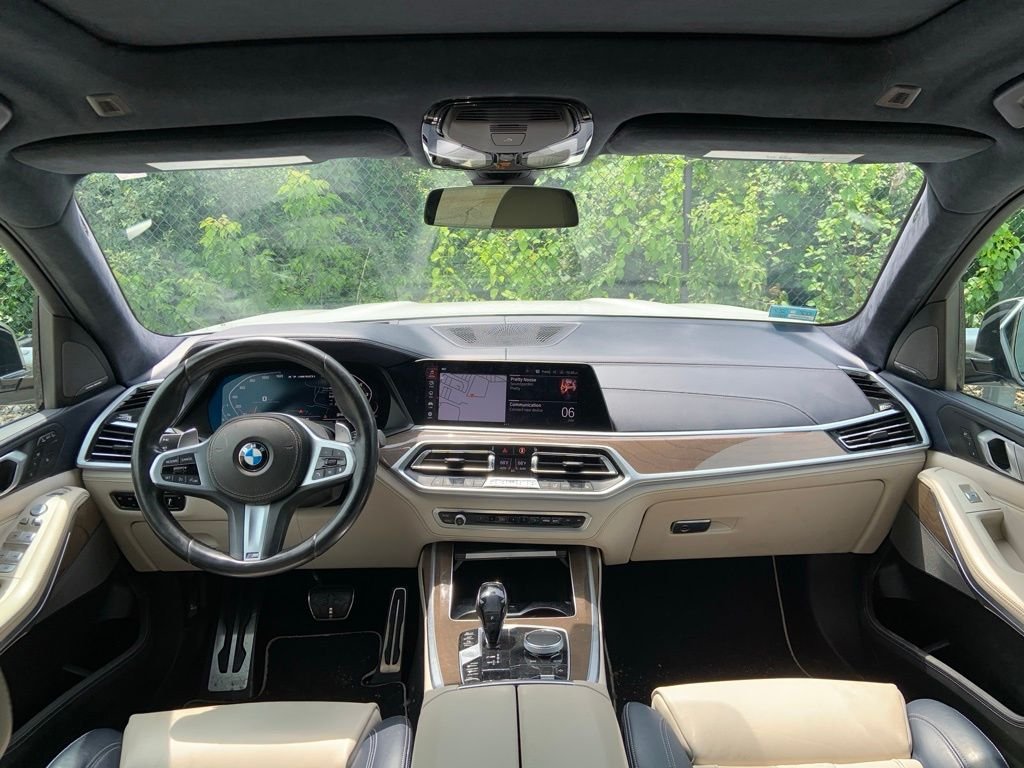 Used 2020 White BMW M50i image 18