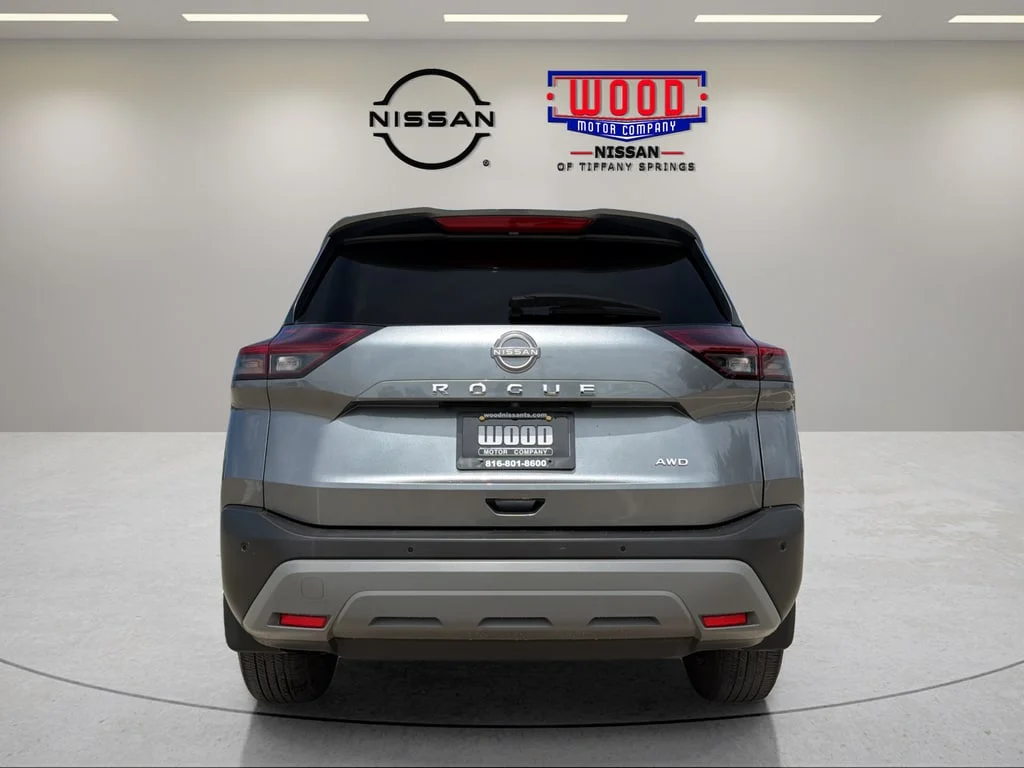 Used 2023 Gun Metallic Nissan S image 3