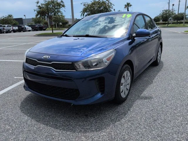 Used 2019 Blue Kia S image 8