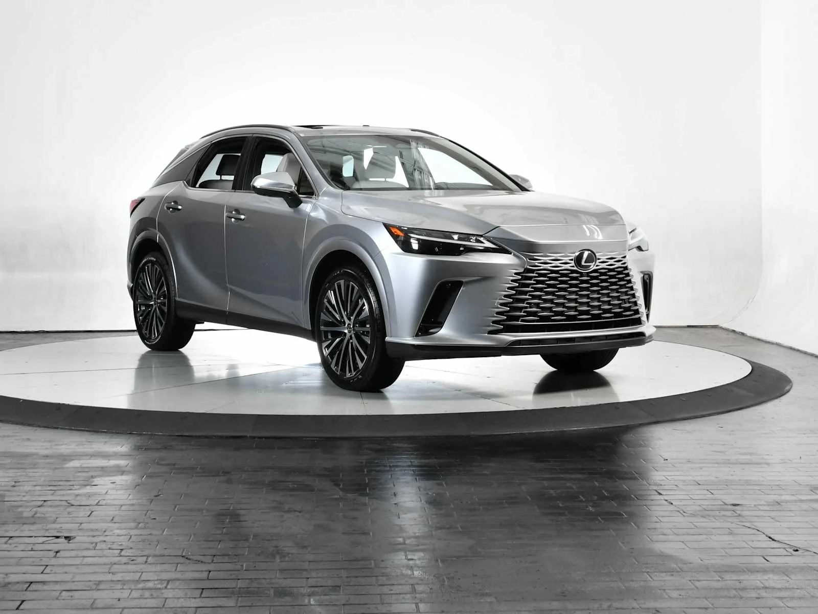Certified Used 2025 IRIDIUM Lexus Premium Plus image 9