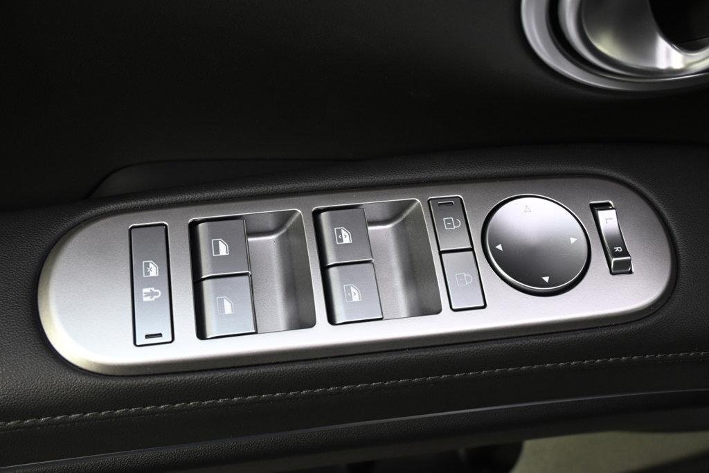 New 2026 White Pearl Hyundai SEL 8P image 24