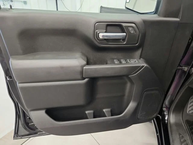 Used 2022 Black Chevrolet Custom image 29