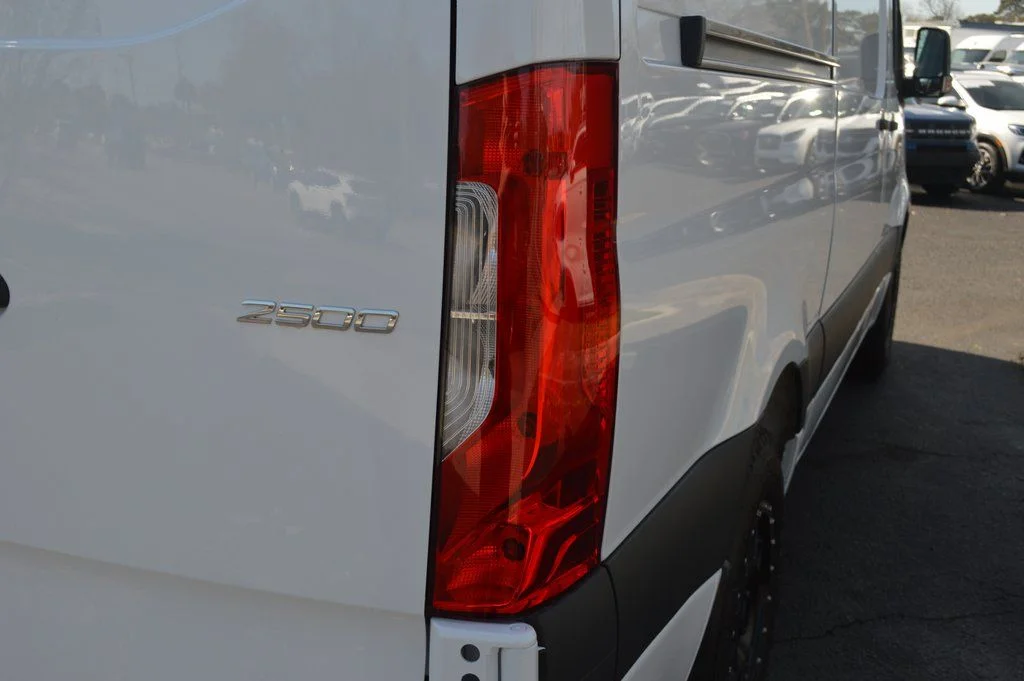 New 2026 Arctic White Mercedes-Benz Cargo 144 WB image 24