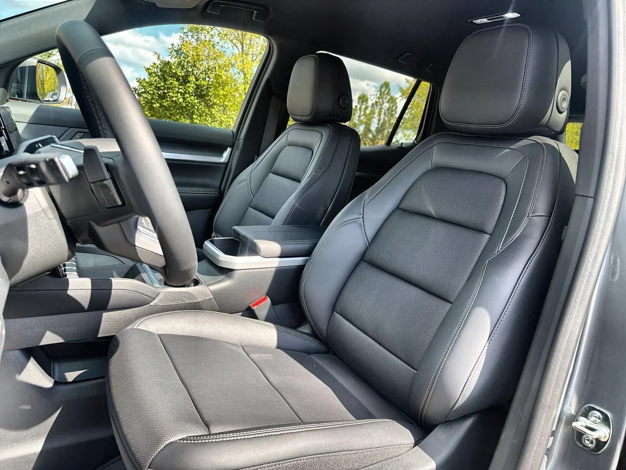 New 2027 Sterling Metallic GMC Elevation image 16