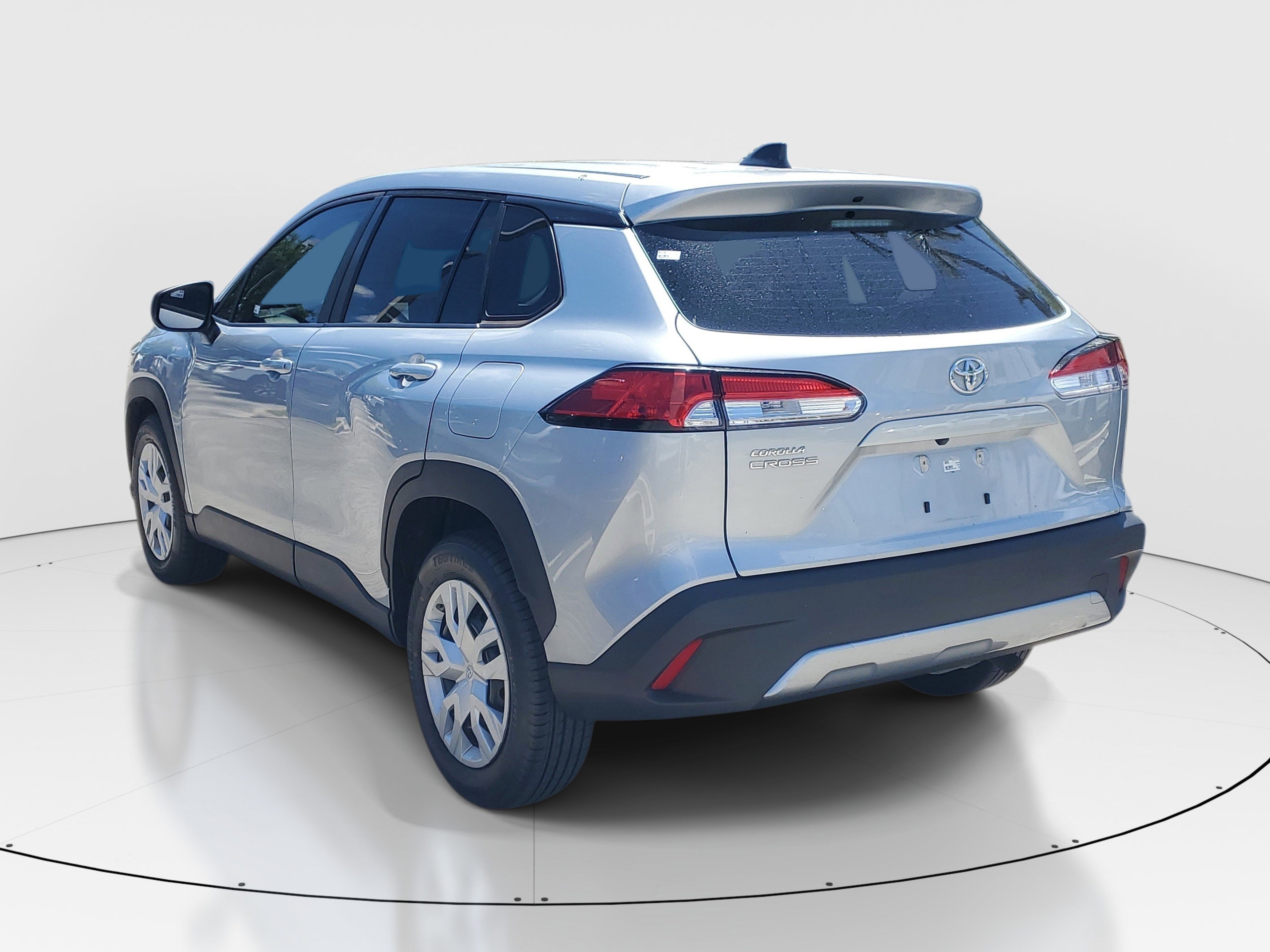 Used 2023 Silver Toyota L image 5