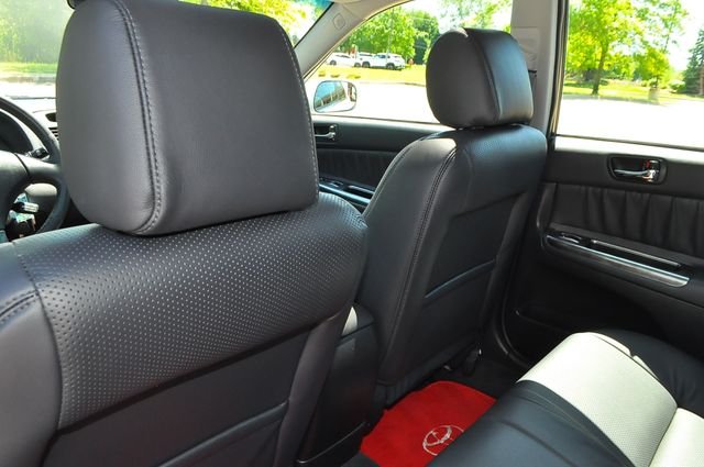 Used 2002 White Toyota SE image 14