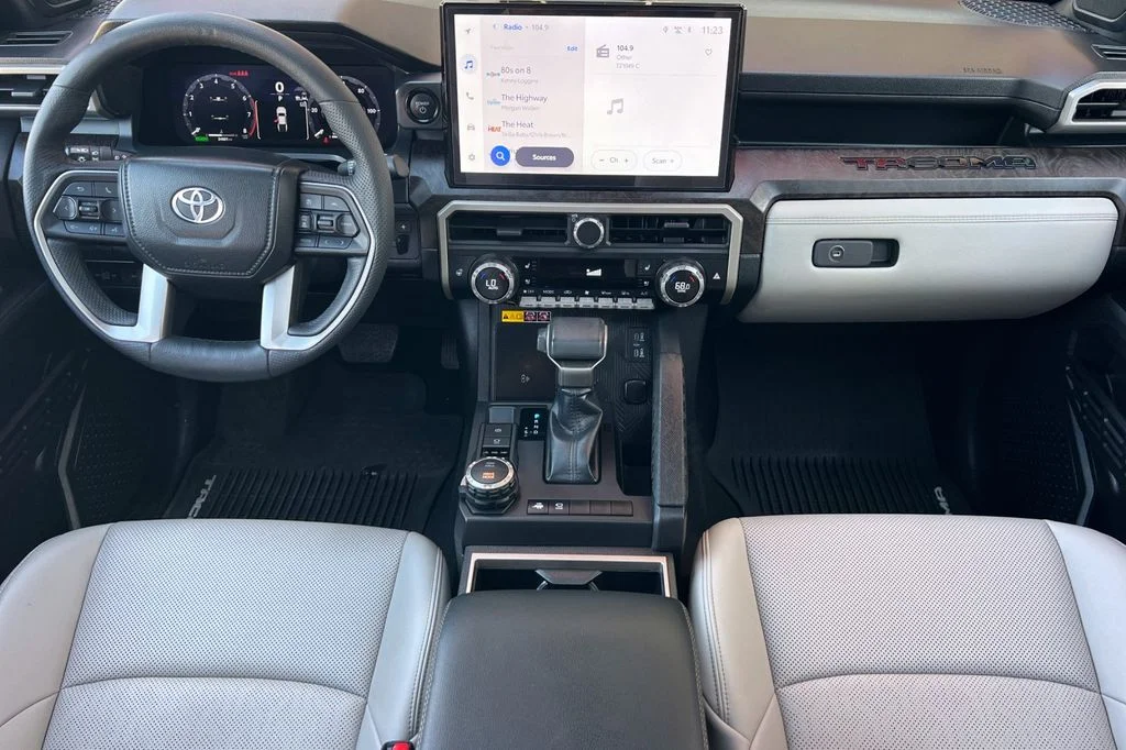 Certified Used 2025  Toyota Limited image 16