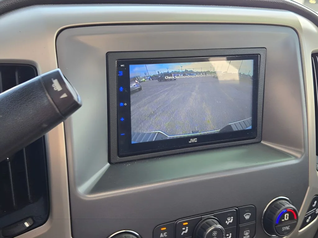Used 2015 White GMC Denali image 30