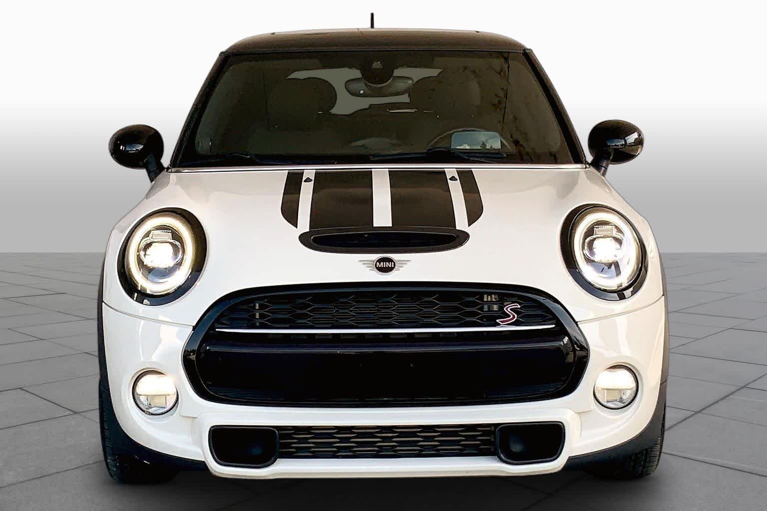 Used 2019 Pepper White MINI Cooper S image 4