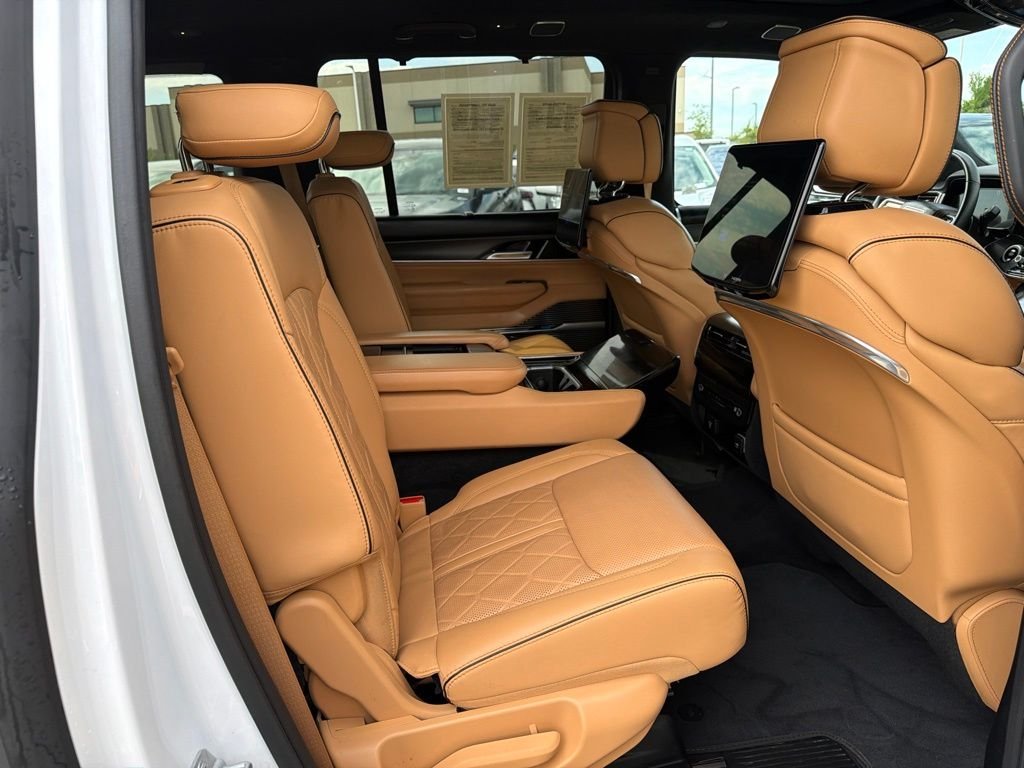 Used 2025 White Jeep Series III image 21