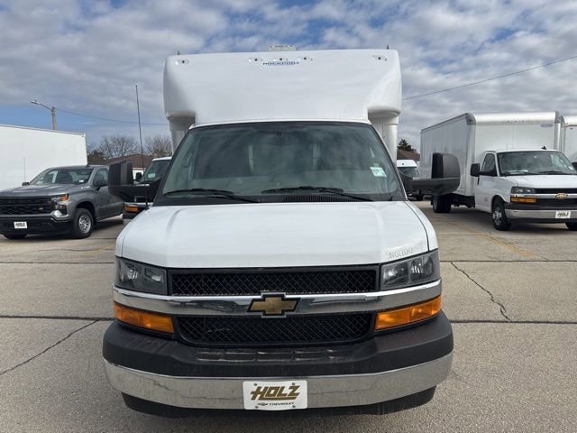New 2025 Summit White Chevrolet 2WT image 2