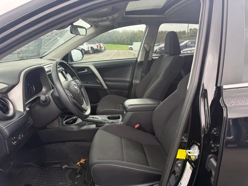 Used 2018 Black Toyota XLE image 3