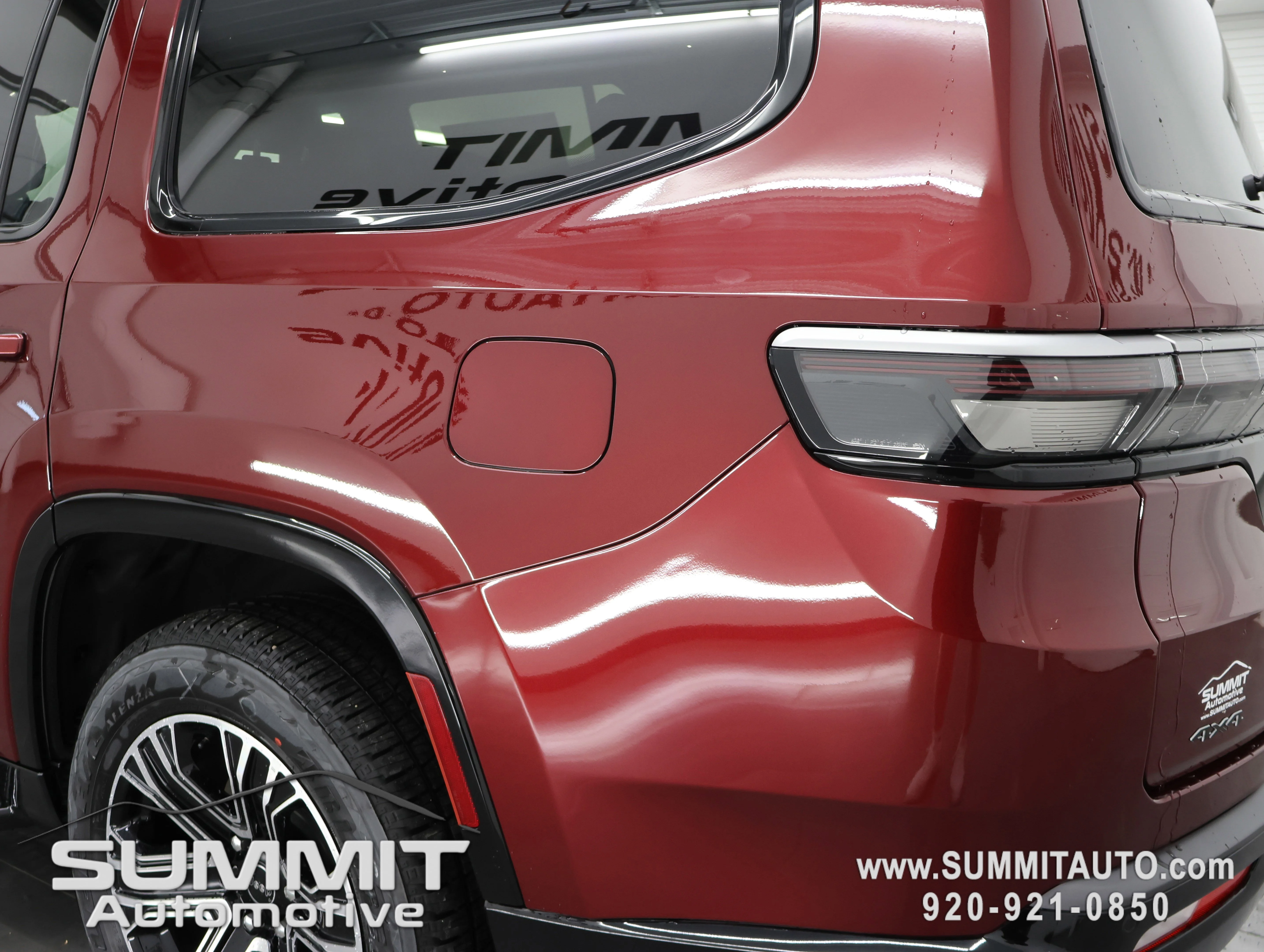 New 2026 Velvet Red Pearl-Coat Exterior Paint Jeep  image 33