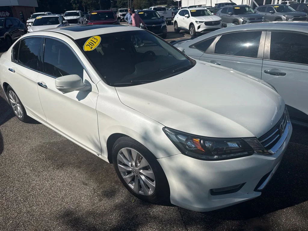 Used 2013 White Orchid Pearl Honda EX-L image 3