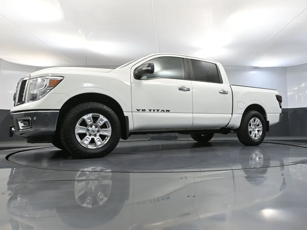 Used 2018 White Nissan SV image 48