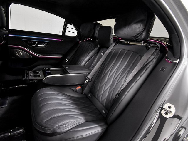 New 2026 MANUFAKTUR Silicon Grey Mercedes-Benz S 63 E AMG® image 107