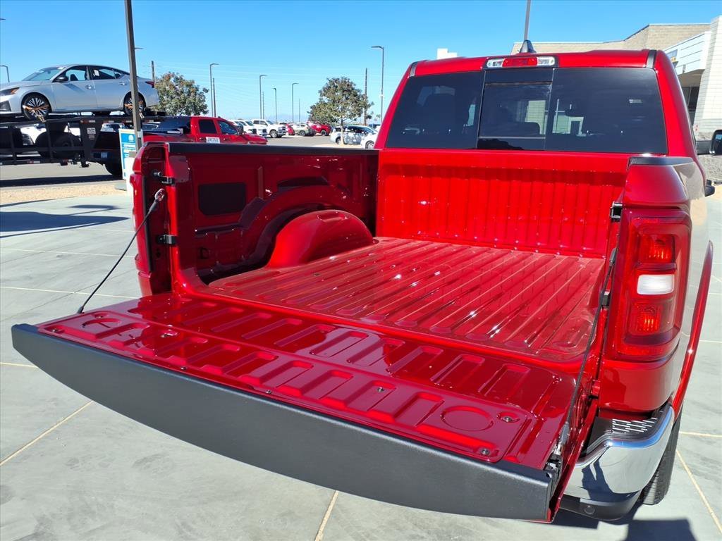 New 2026 Molten Red Pearl-Coat Exterior Paint RAM Big Horn image 4