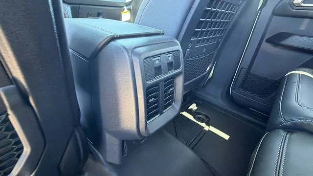 New 2026 Oxford White Ford Badlands® image 18