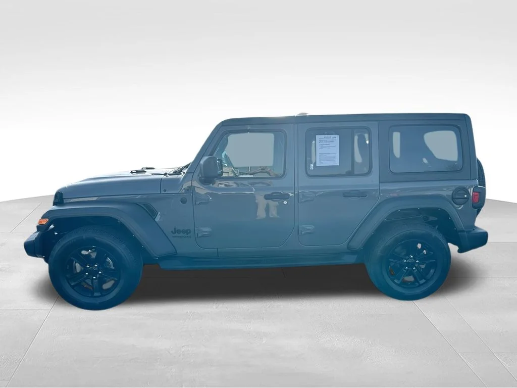 Used 2022 Gray Jeep Unlimited Sport Altitude image 5