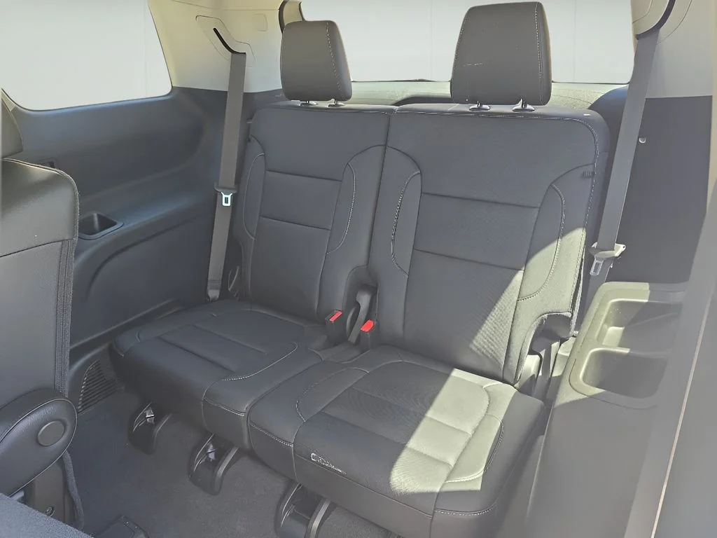 Used 2023 Gray GMC SLT image 31