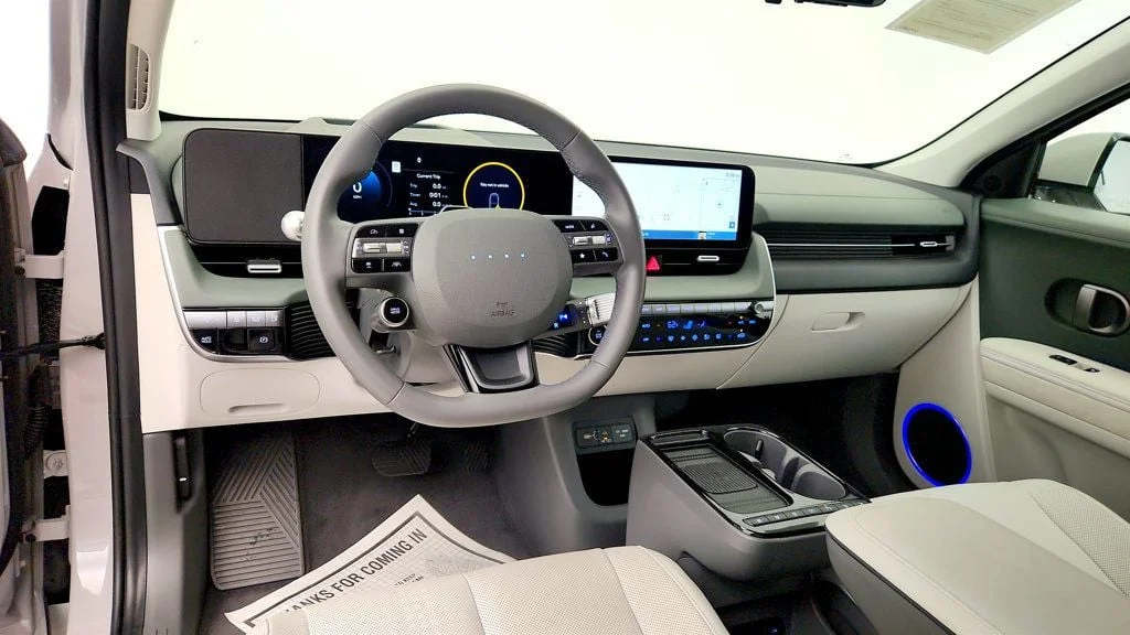 Used 2025 Cyber Gray Hyundai Limited RWD image 12