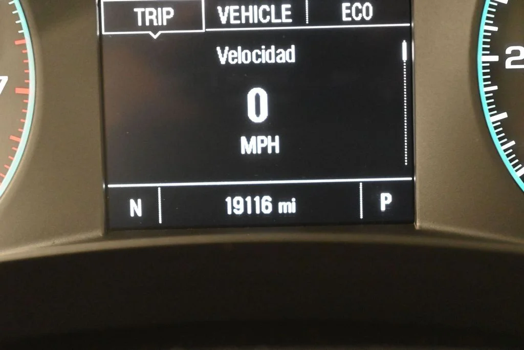 Used 2022 Summit White Chevrolet LS image 25