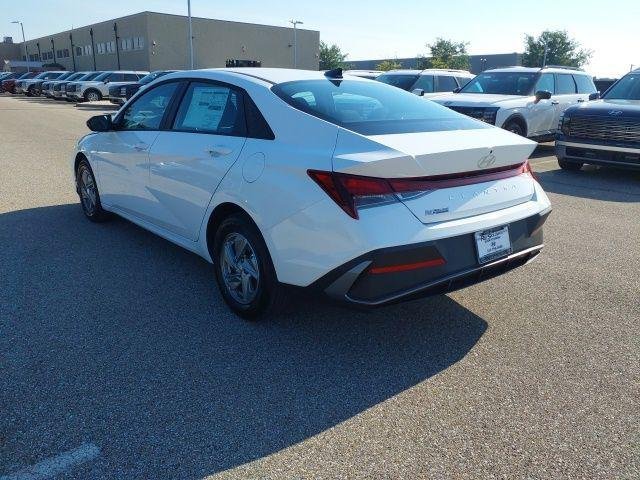 New 2026 White Hyundai SE image 8