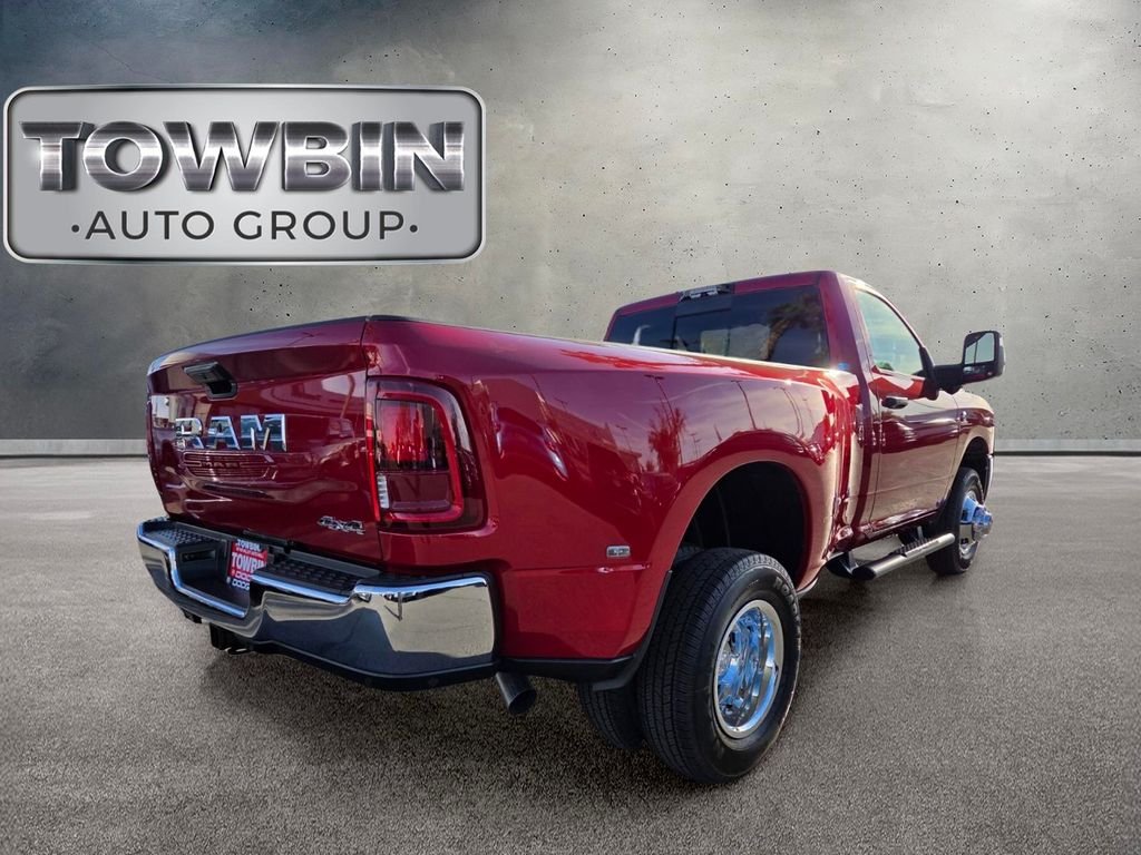 New 2026 Molten Red Pearl-Coat Exterior Paint RAM Tradesman image 3