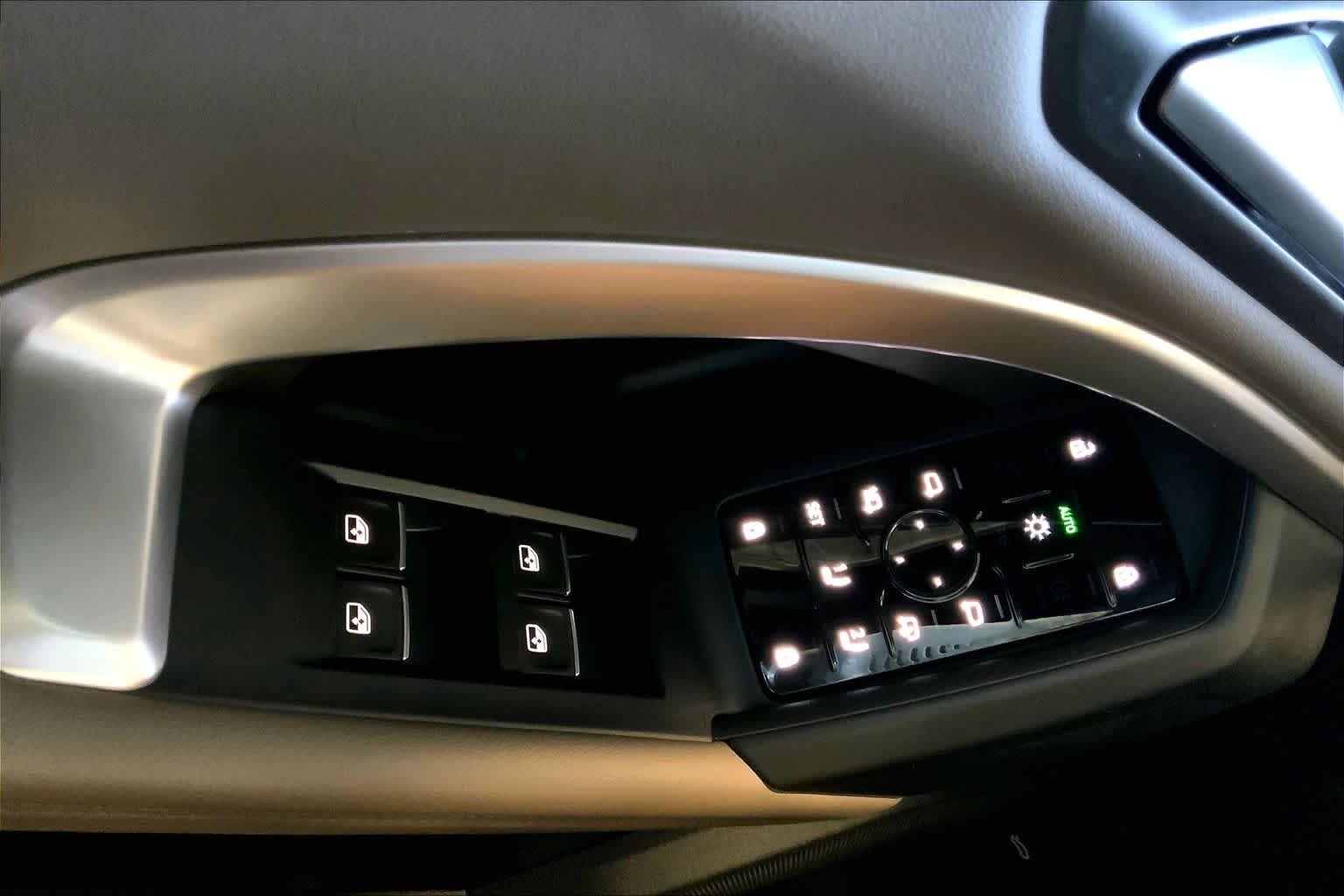 Used 2025 Glacier White Metallic Audi Premium image 37
