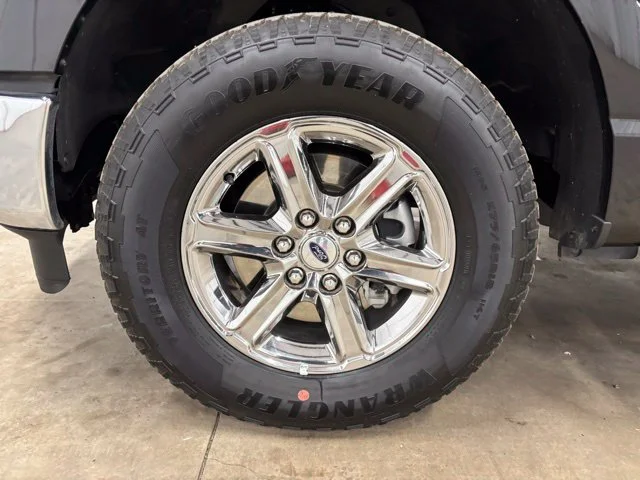 Used 2025 Black Ford XLT image 9