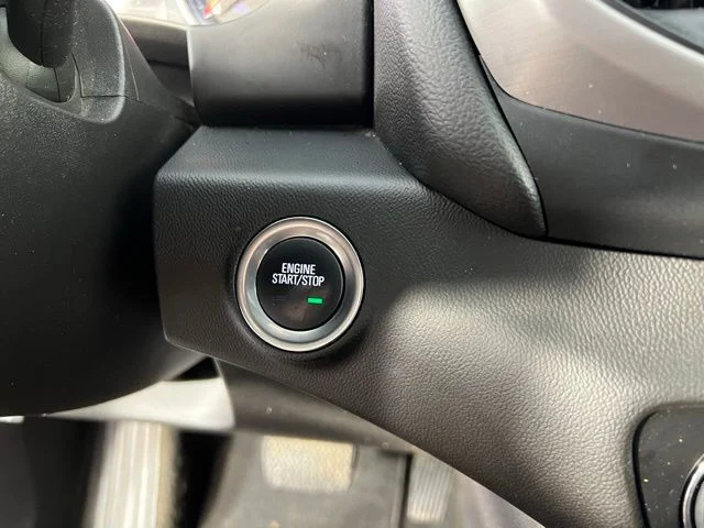 Used 2024  GMC AT4 image 25