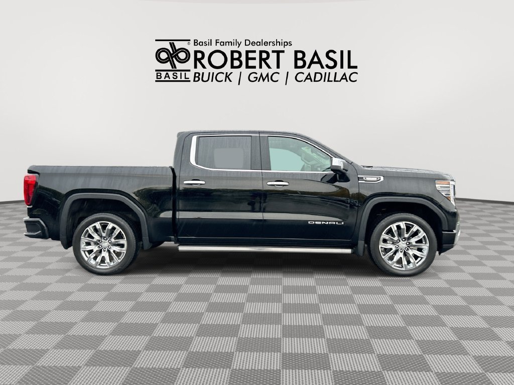 Used 2025 Onyx Black GMC Denali image 9