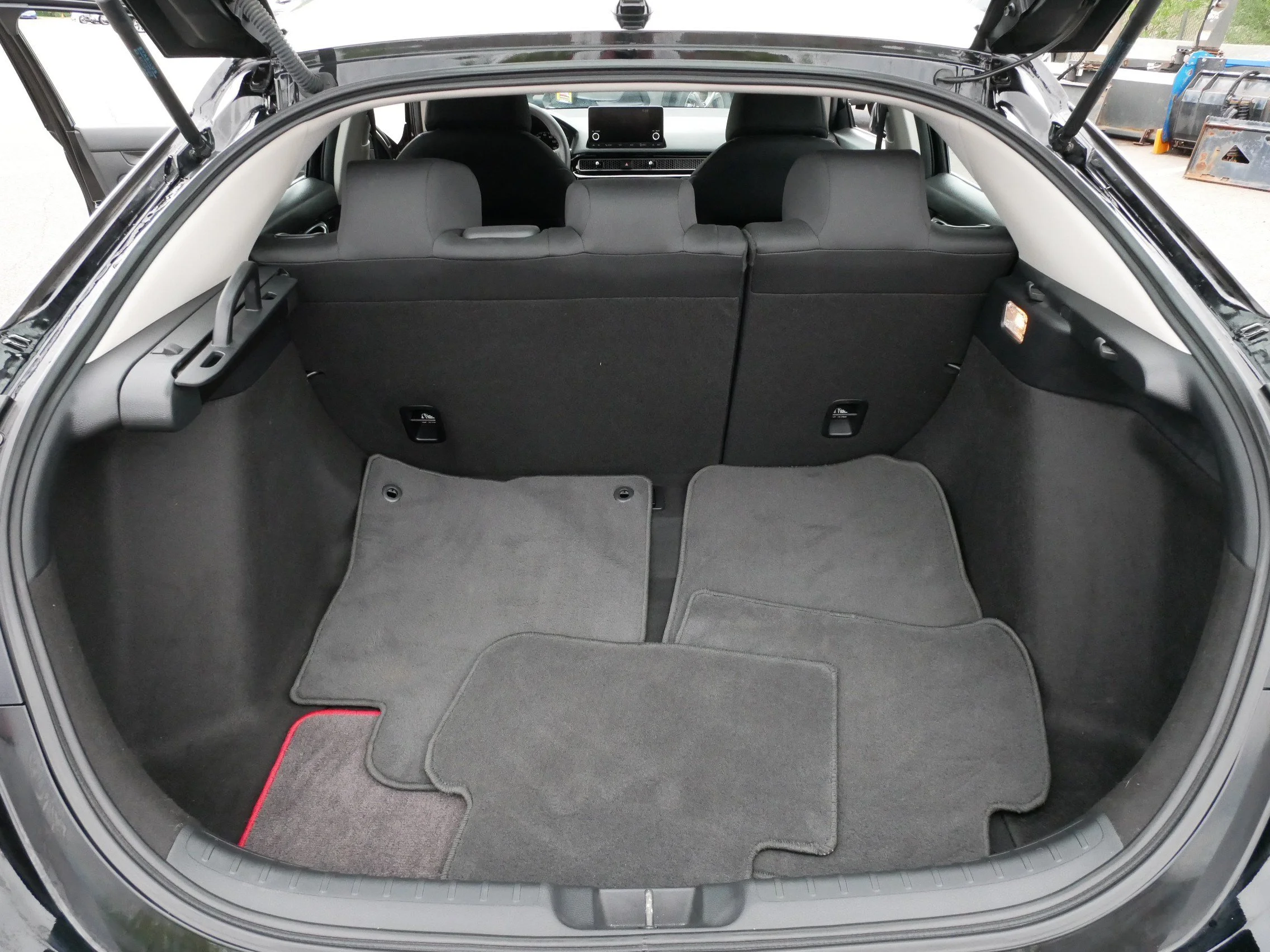 2024 Honda Civic Hatchback LX - Photo 18