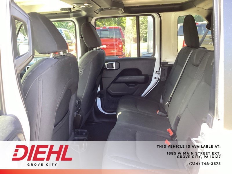 Used 2019 White Jeep Unlimited Sahara image 13
