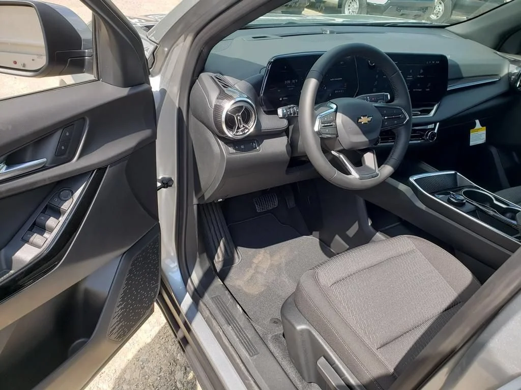 2027 Chevrolet Equinox LT - Photo 13