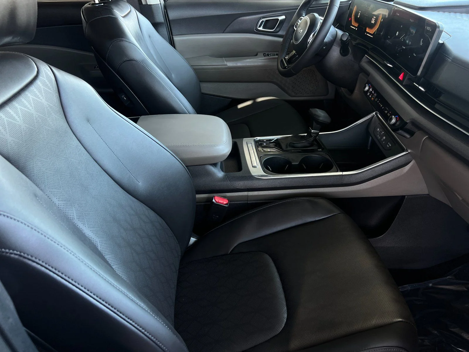 2026 Kia Carnival EX - Photo 18