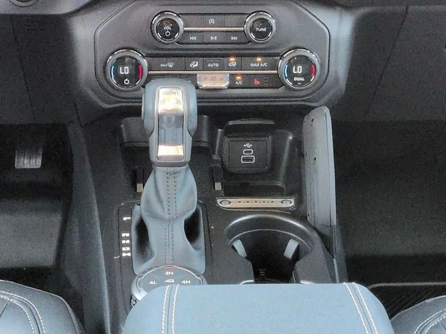 New 2026 Desert Sand Ford Badlands® image 19