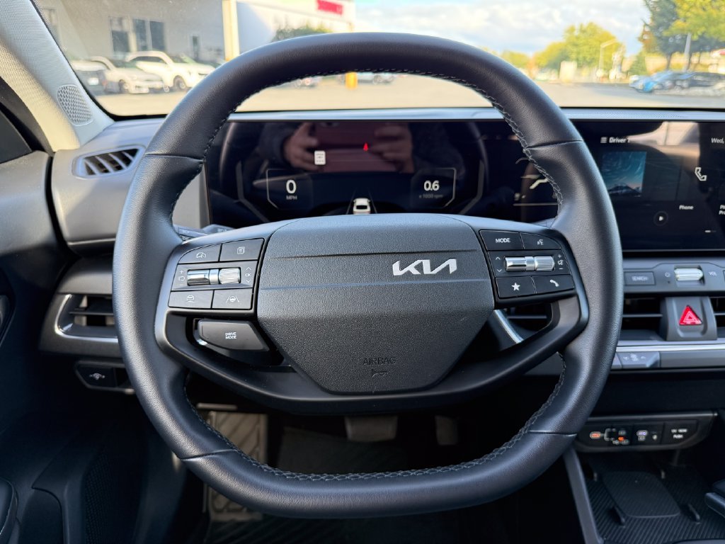 Certified Used 2025  Kia EX image 22