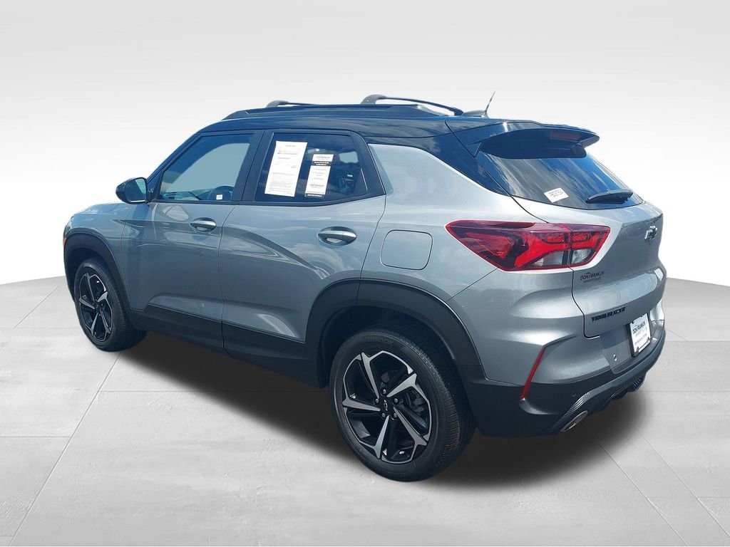 Used 2023 Gray Chevrolet RS image 3