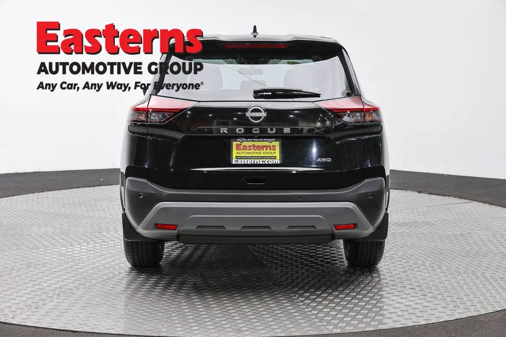 Used 2023 Black Nissan S image 6