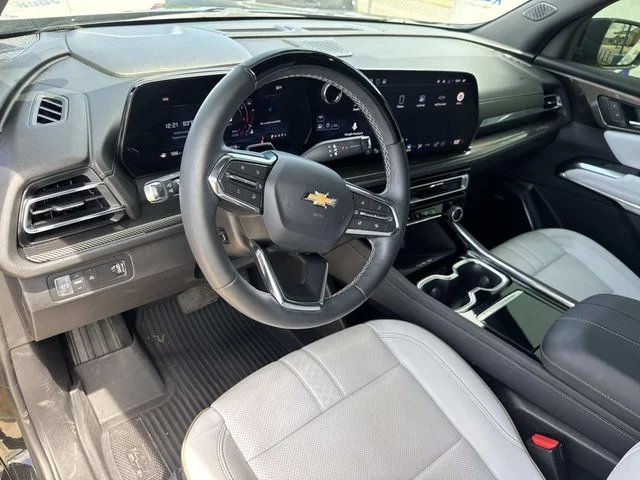 Used 2025 Black Chevrolet High Country image 32