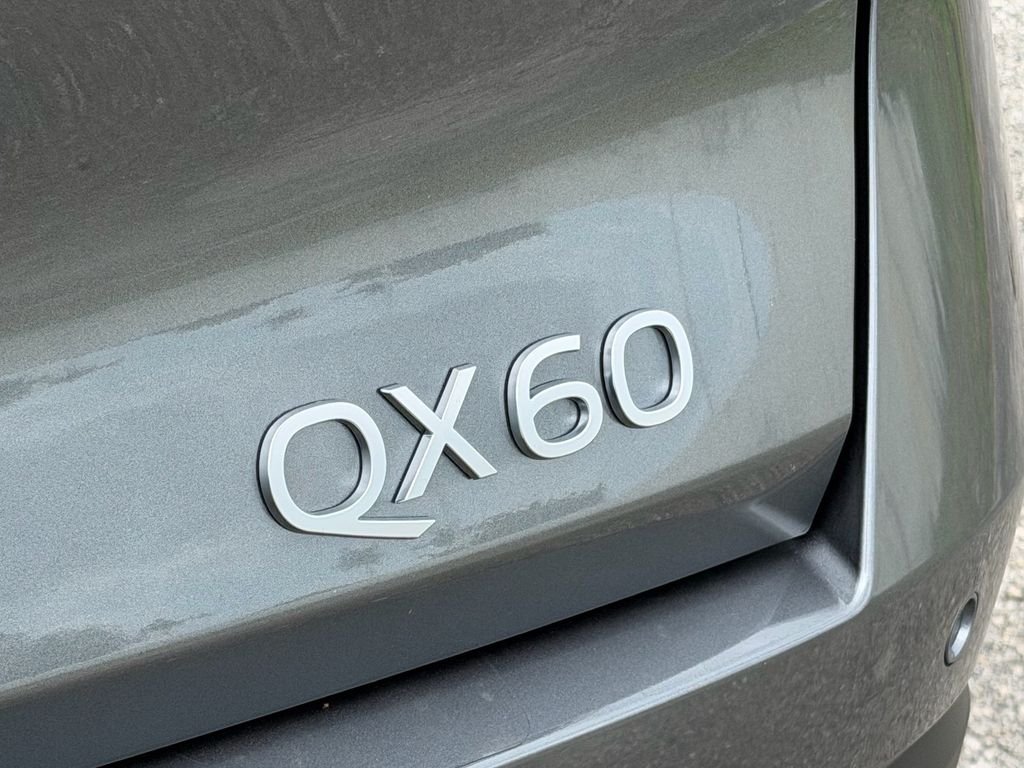 New 2027 GRAPHITE SHADOW INFINITI Luxe FWD image 9